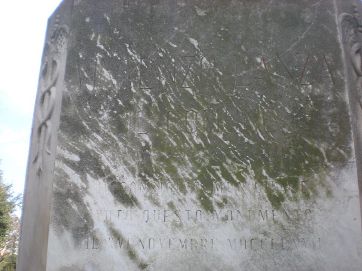 Vincenzo Lanza's statue (1).jpg